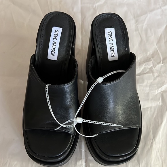 Steve Madden Cagey Leather Double Platform Sandals. - Picture 7 of 11